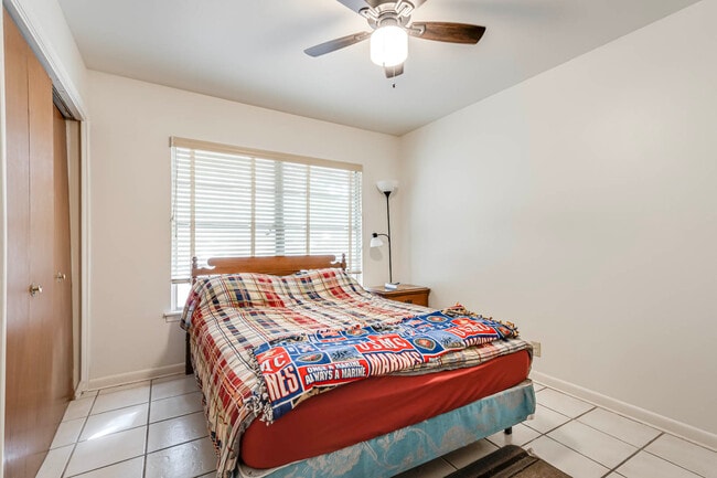 Building Photo - 359 Langton Dr