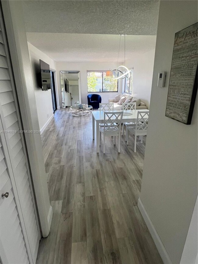 Building Photo - 151 Lakeview Dr