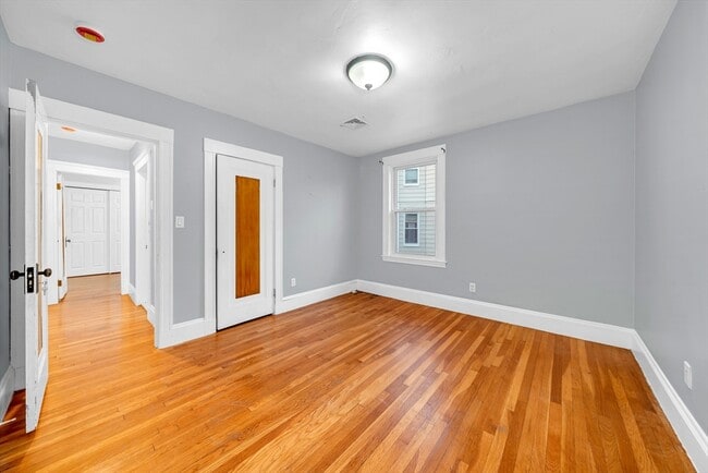 Building Photo - 127 Henry Ave