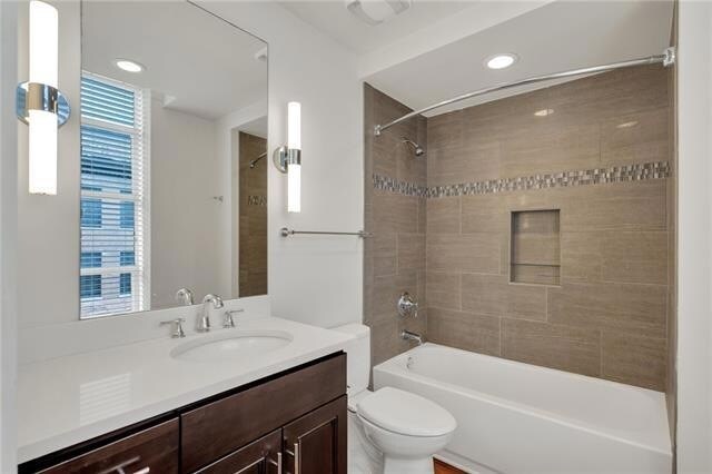 Building Photo - 833 Howard Ave