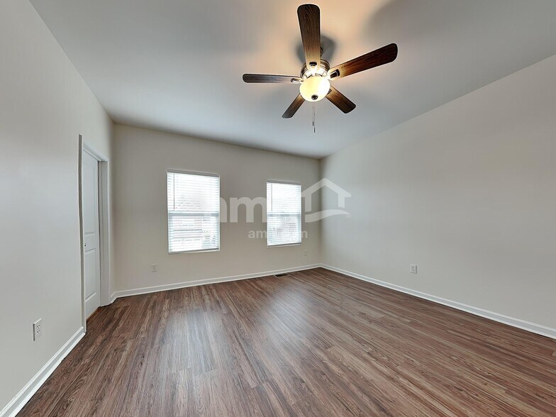 Building Photo - 2065 Tanners Mill Dr