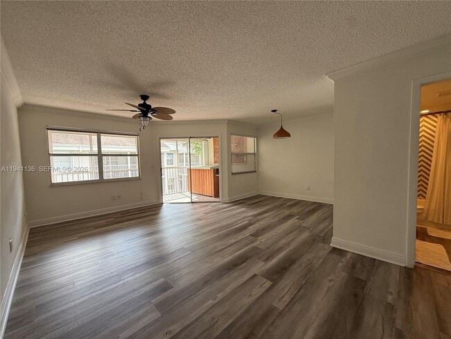 Building Photo - 2634 SE 21st Ct