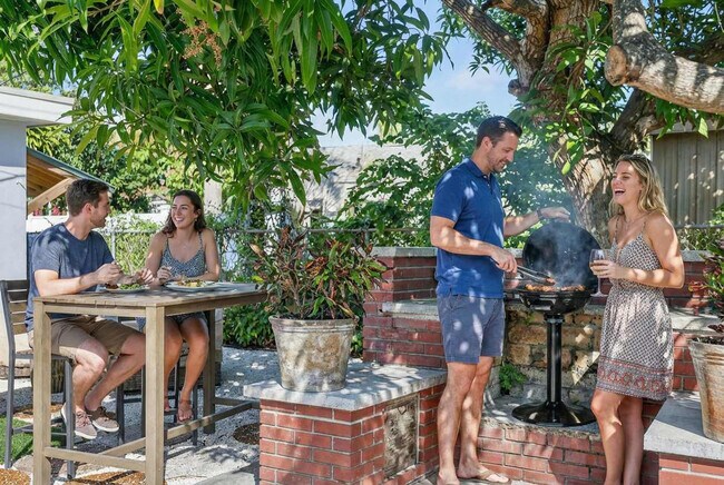 Building Photo - 823 Avenida Hermosa