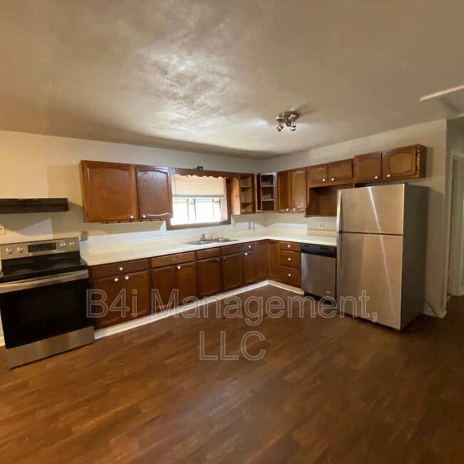 Building Photo - 8248 Lake View Terrace