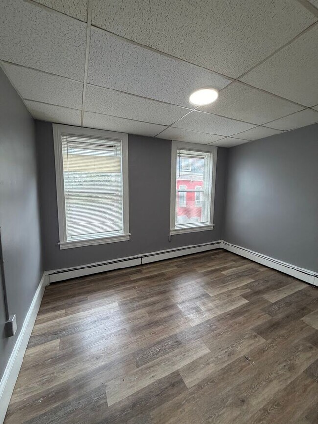 Building Photo - 211 Mulberry St