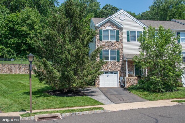 Building Photo - 3738 Swetland Dr