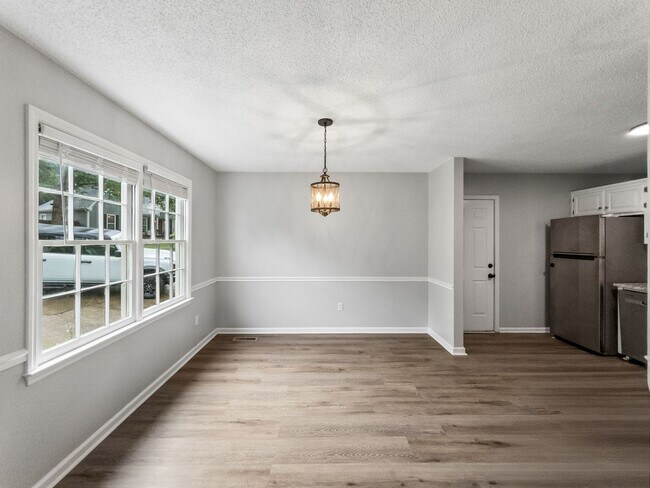 Building Photo - 121 Winthrop Way