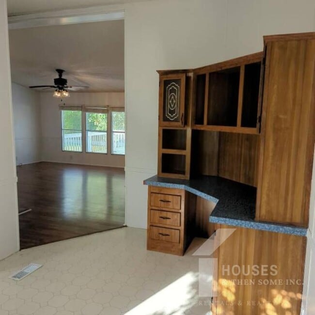 Building Photo - 515 McKinney Rd