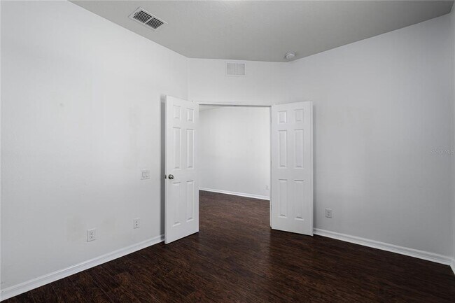 Building Photo - 6026 100th Ave E