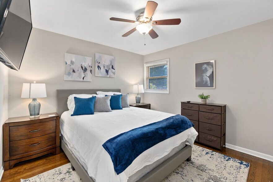 Building Photo - 6911 W 87th St