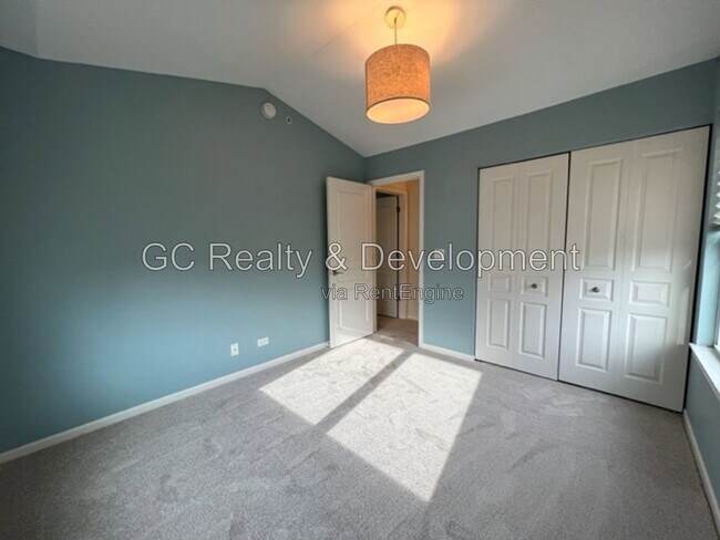 Building Photo - 1271 Evergreen Ave