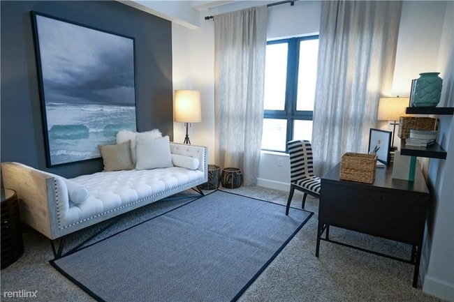 Building Photo - 8050 SW 72nd Ave