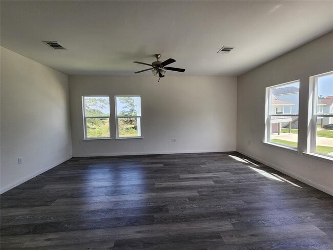 Building Photo - 6103 Lacey Oak Dr