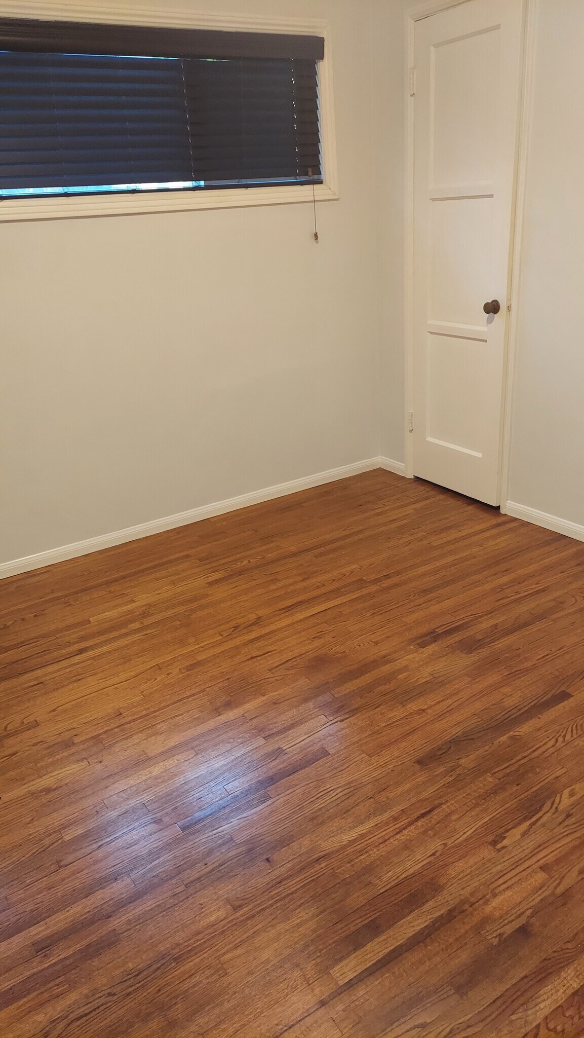 Bed 3 - 3133 W 108th St