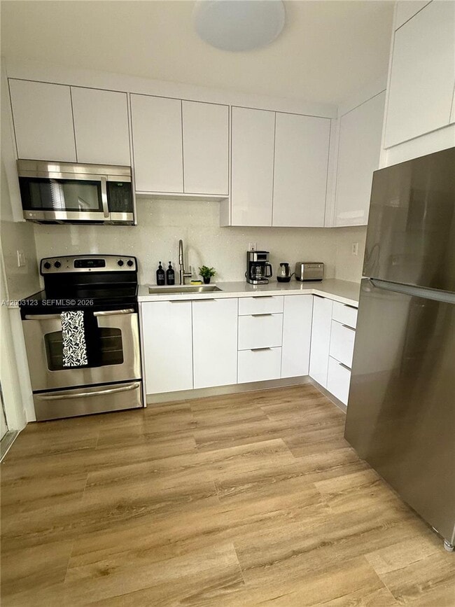 Building Photo - 864 80th St