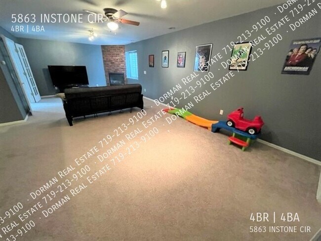Building Photo - 5863 Instone Cir