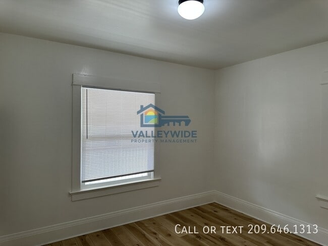 Building Photo - 1006 Moffett Rd