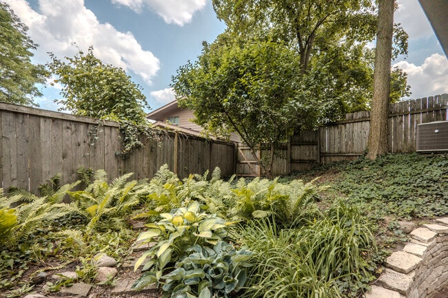 Building Photo - 3036 Highland Ave