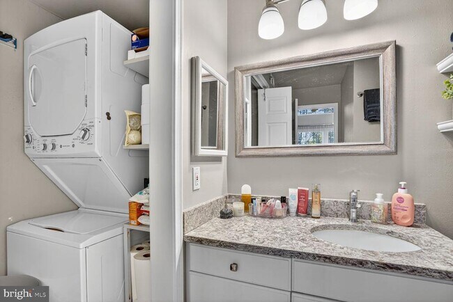 Building Photo - 3307 Wyndham Cir