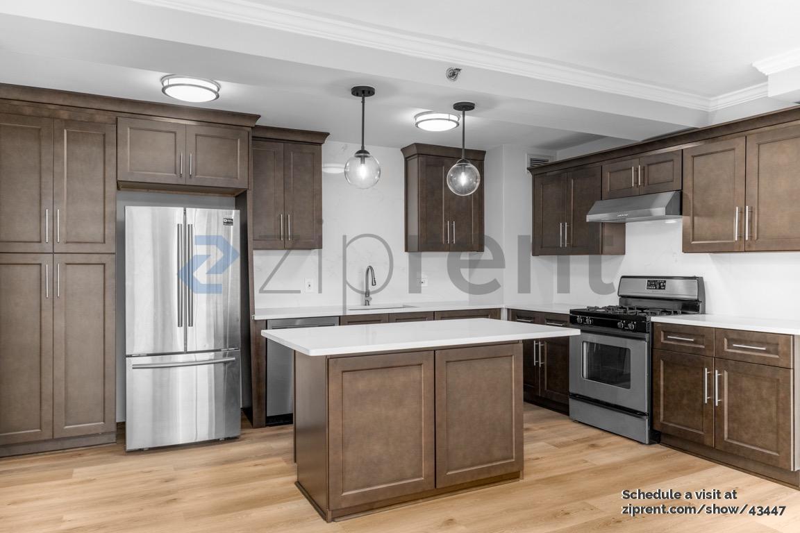 Building Photo - 620 Peachtree St NE