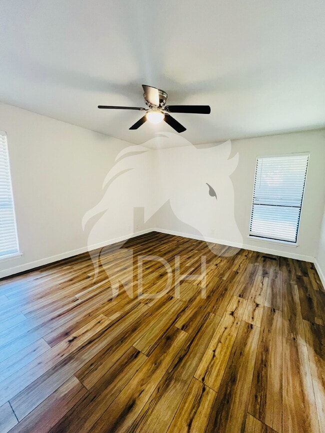 Building Photo - 414 Deer Run