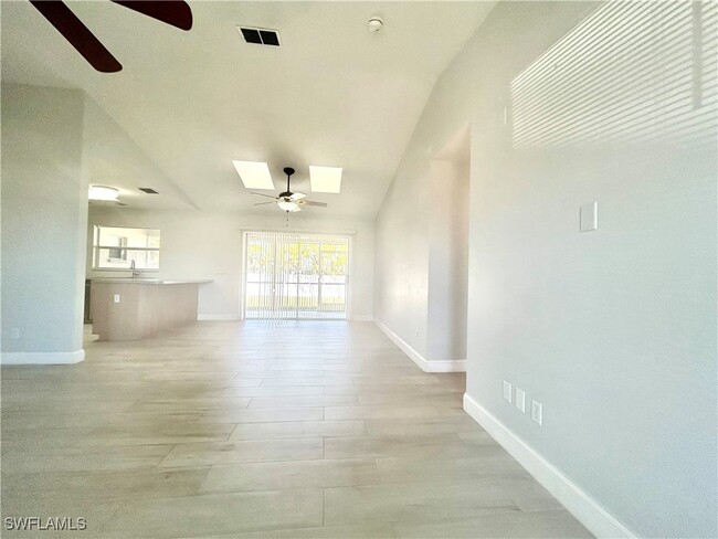 Building Photo - 1203 SW 34th St