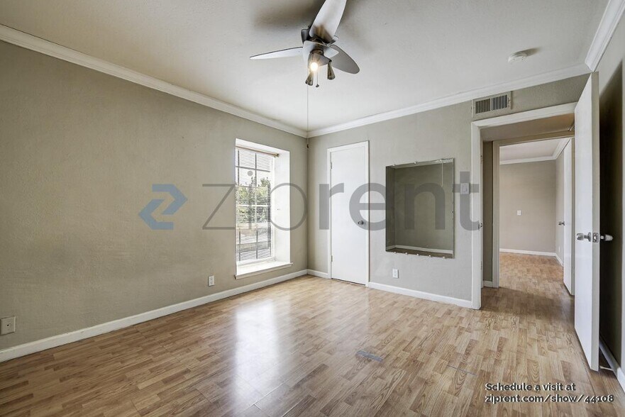 Building Photo - 5315 Fleetwood Oaks Ave