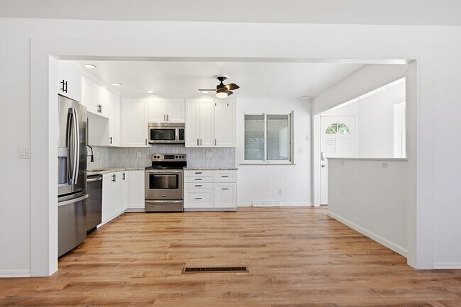 Building Photo - $2,795.95- 4 Bed, 2 Bath Home in Arvada with In-Unit Laundry and Fenced Yard!