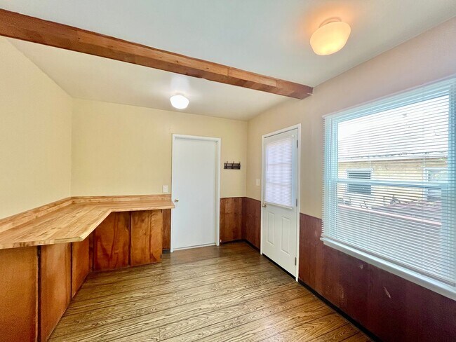 Building Photo - 3BR Home in Fairmount Park - Spacious Yard & Prime Location!