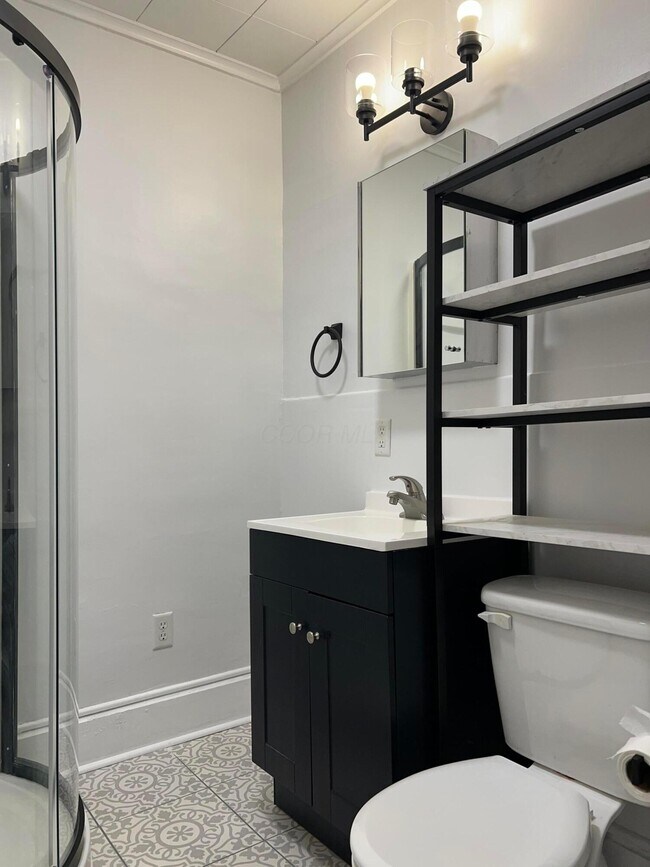 Building Photo - 541 E Whittier St