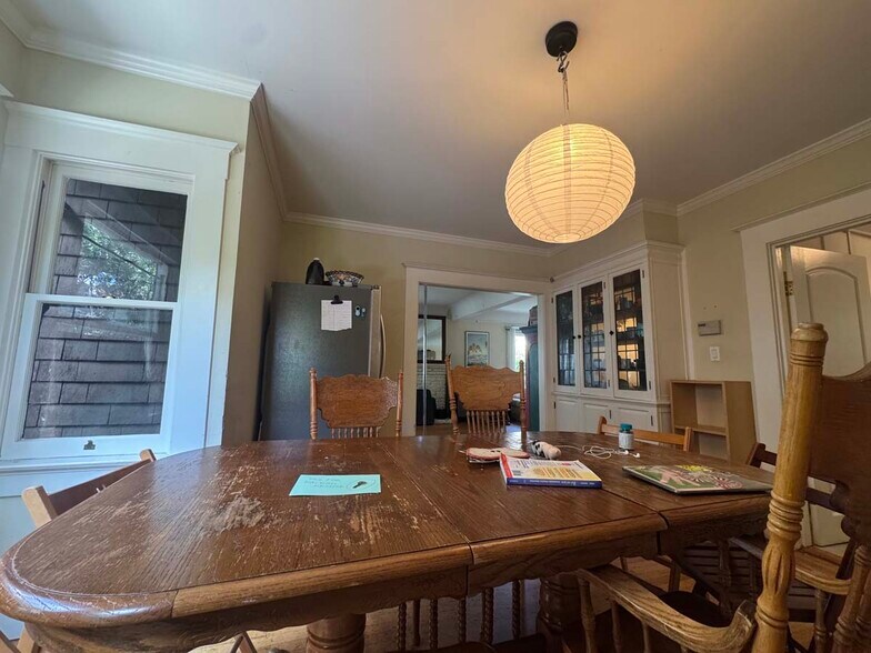 Building Photo - 2836 Derby St