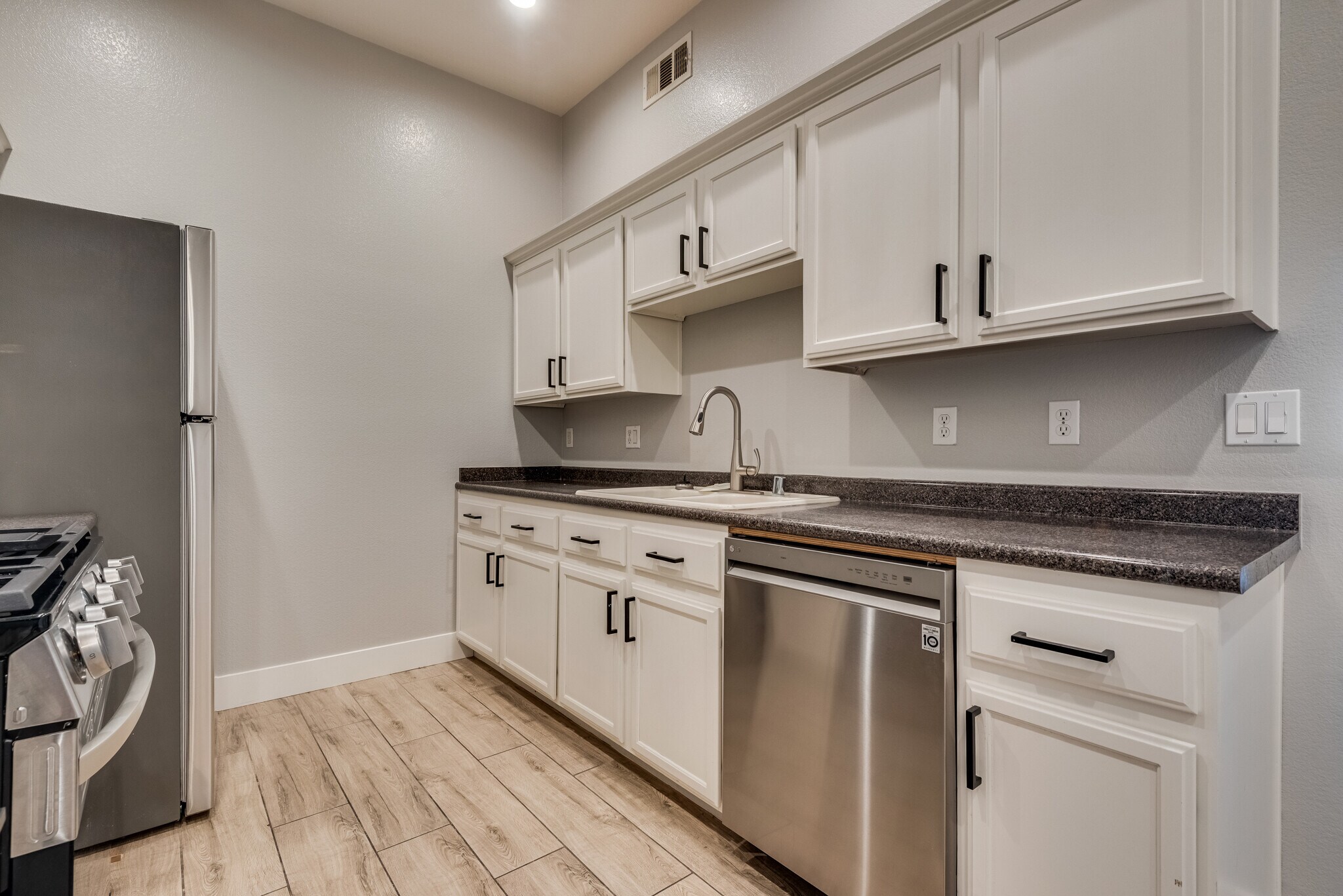 Building Photo - 3475 Cactus Shadow St