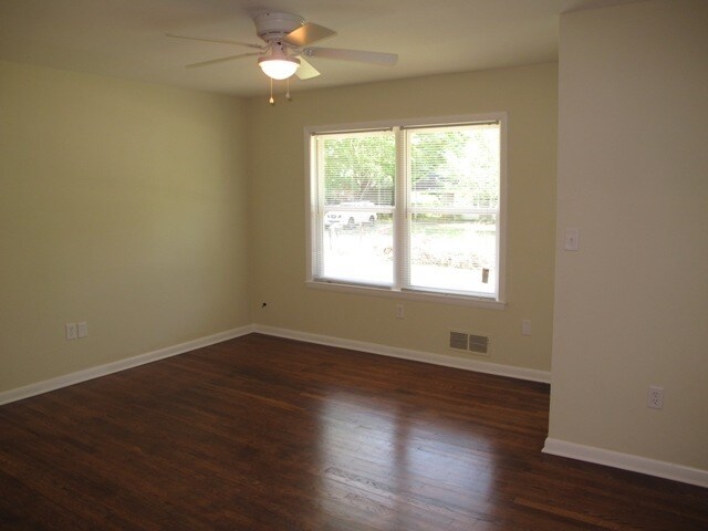 Building Photo - 60 Caroline Ave