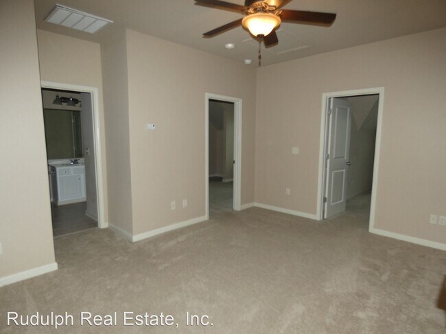 Building Photo - 3 br, 2.5 bath House - 519 Portobello Road