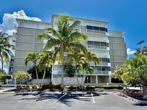 Building Photo - 60 W Pelican St