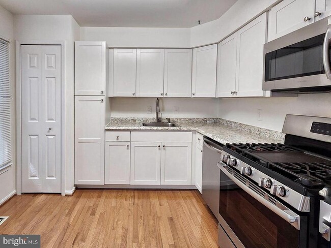 Building Photo - 5840 Westwater Ct