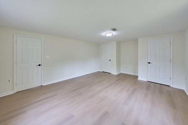 Building Photo - 2924 Gracefield Rd
