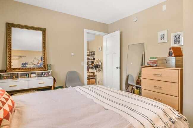 Building Photo - 1319 Rutledge St