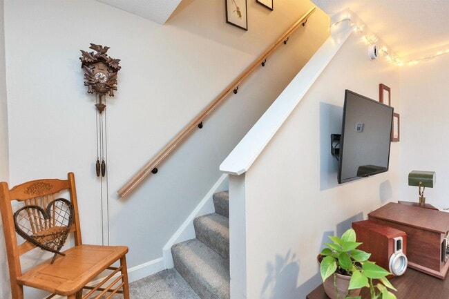 Building Photo - 147 Beech St