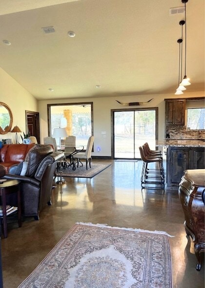 Building Photo - 6601 Rash Ct