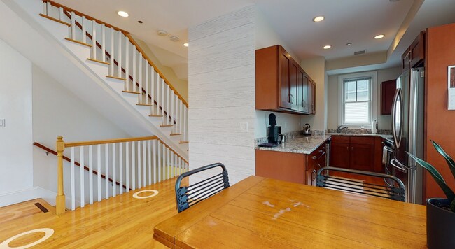 Building Photo - 5 Dodge St