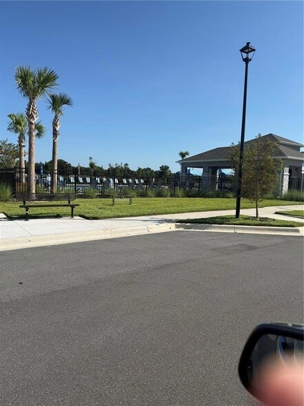 Building Photo - 10128 Huntingnet Way