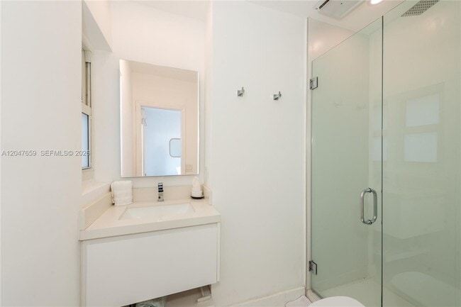 Building Photo - 9940 Collins Ave