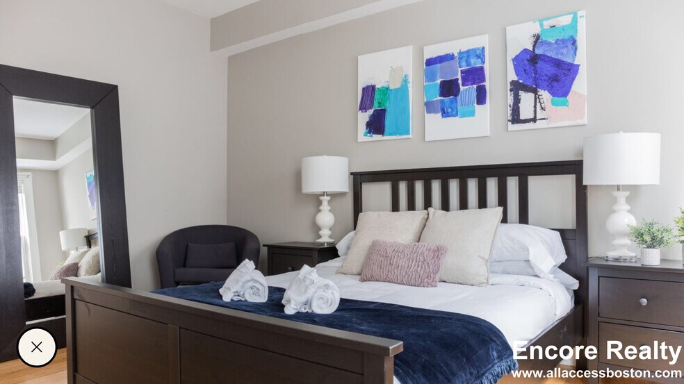 Building Photo - 8 Story St