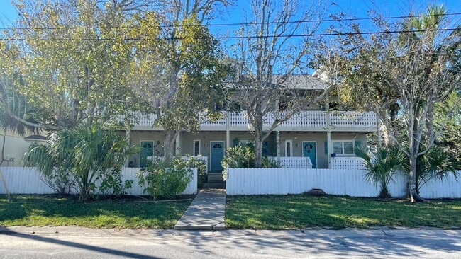 Primary Photo - Davis Shores Townhouse