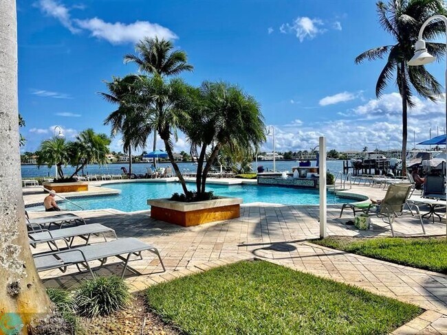 Building Photo - 120 Yacht Club Way