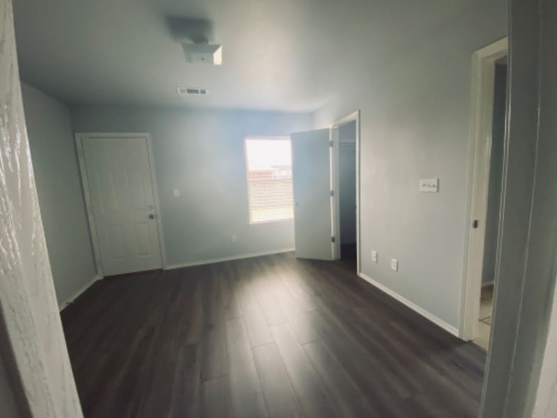 Building Photo - 200 E Marietta Ct