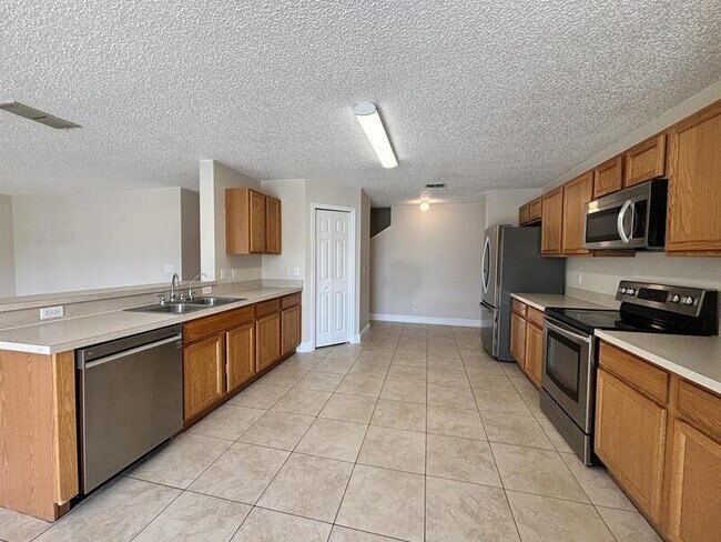 Building Photo - 15133 Moultrie Pointe Rd