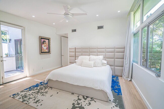 Building Photo - COMING SOON! 3 Bedroom Home for Rent in West Hollywood!