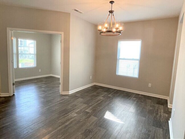 Building Photo - Newer Home in Reedy Fork, SS Appliance, Gr...